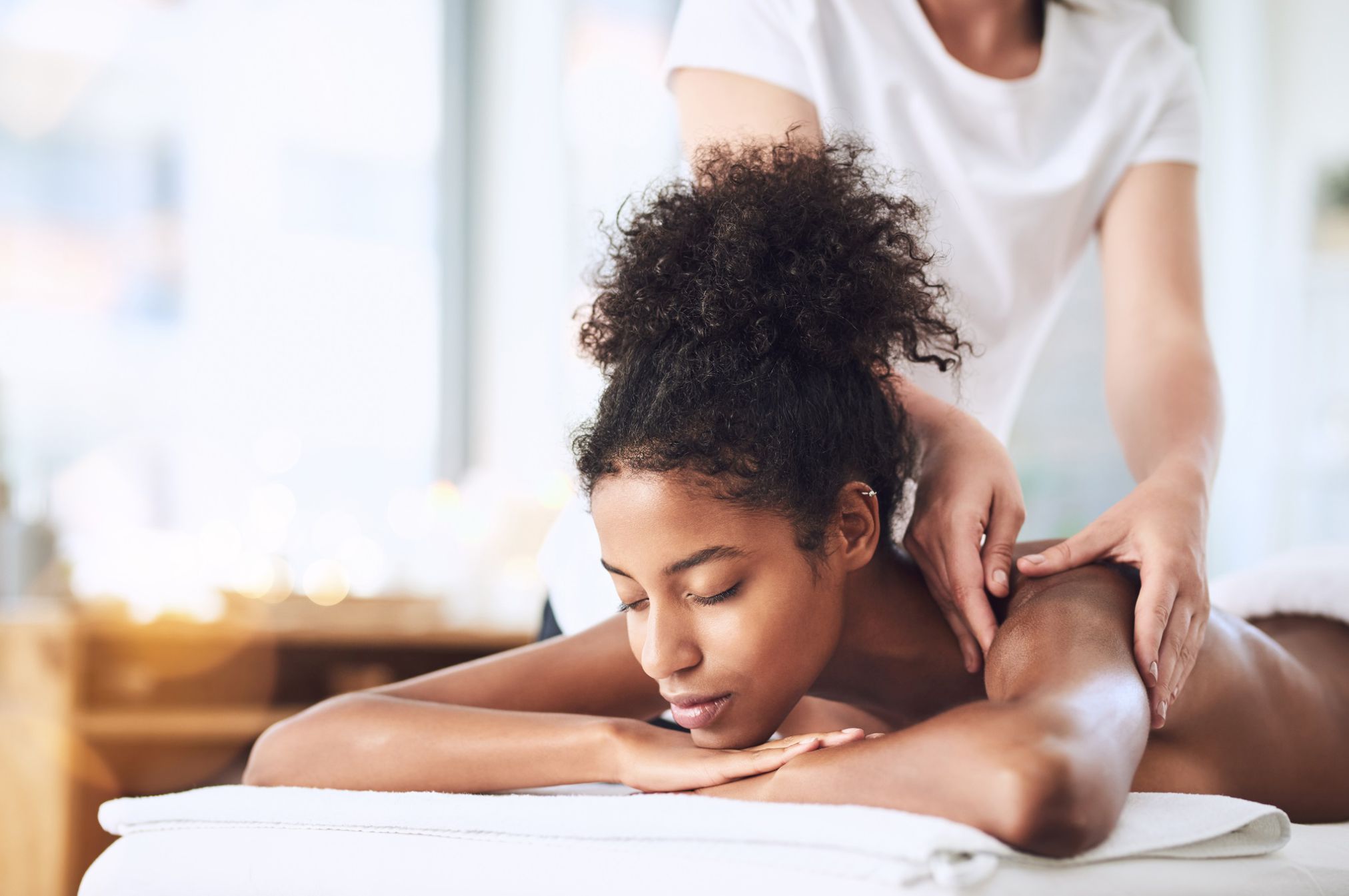 Để massage đá nóng phát huy hiệu quả tốt nhất, bạn cần ghi nhớ một số lưu ý Để massage đá nóng phát huy hiệu quả tốt nhất, bạn cần ghi nhớ một số lưu ý